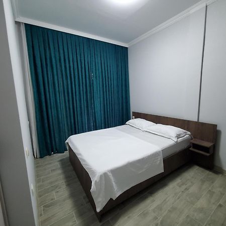 ホテル Flat in バトゥーミ エクステリア 写真