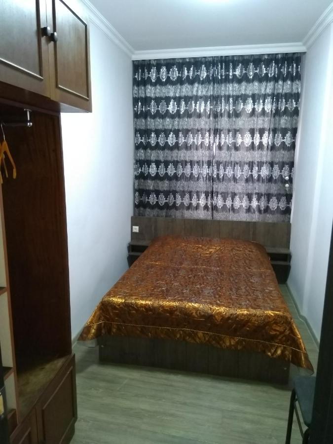 ホテル Flat in バトゥーミ エクステリア 写真