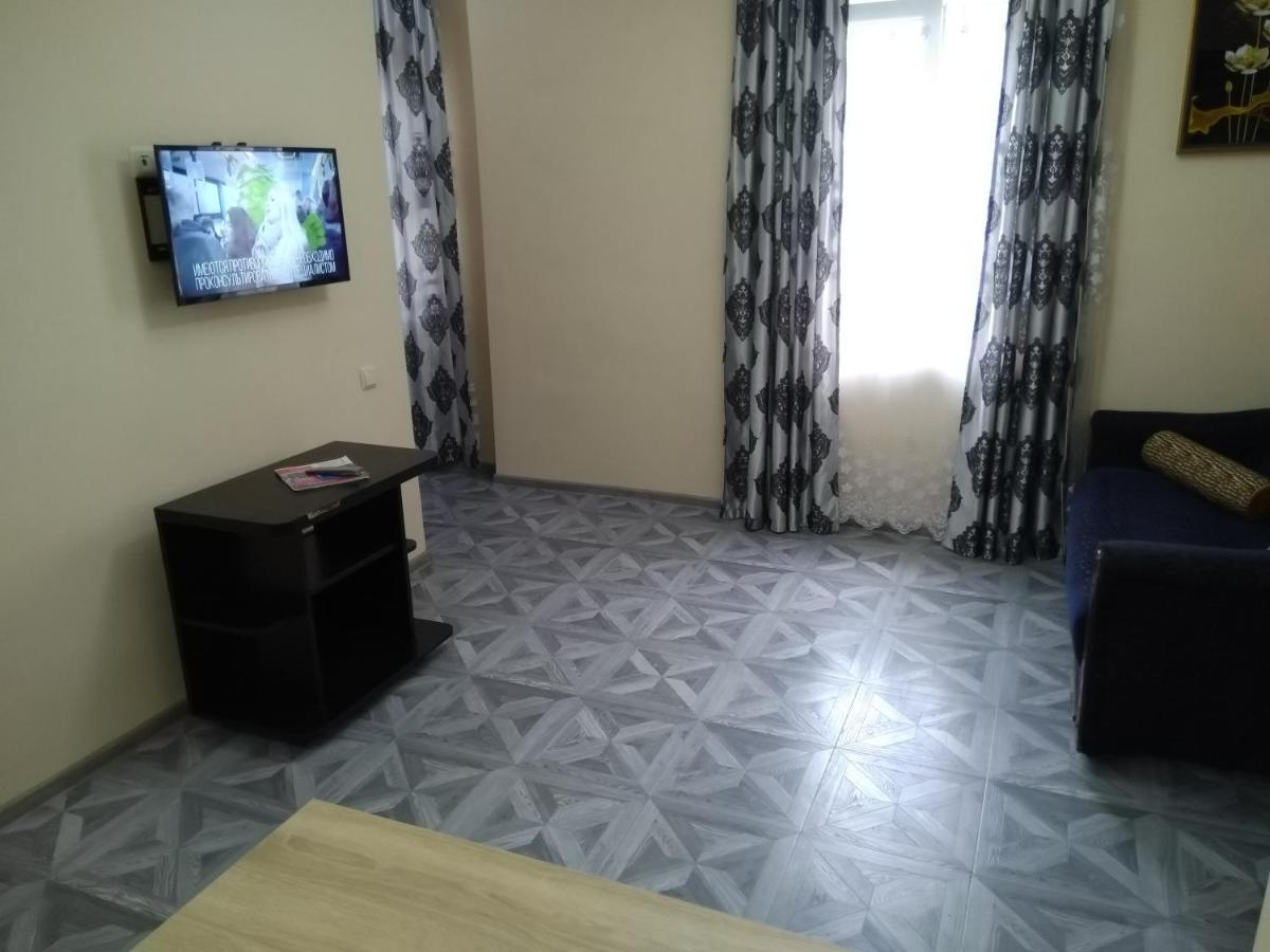 ホテル Flat in バトゥーミ エクステリア 写真
