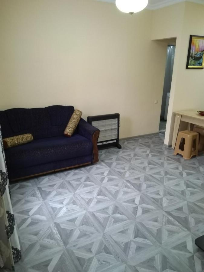 ホテル Flat in バトゥーミ エクステリア 写真
